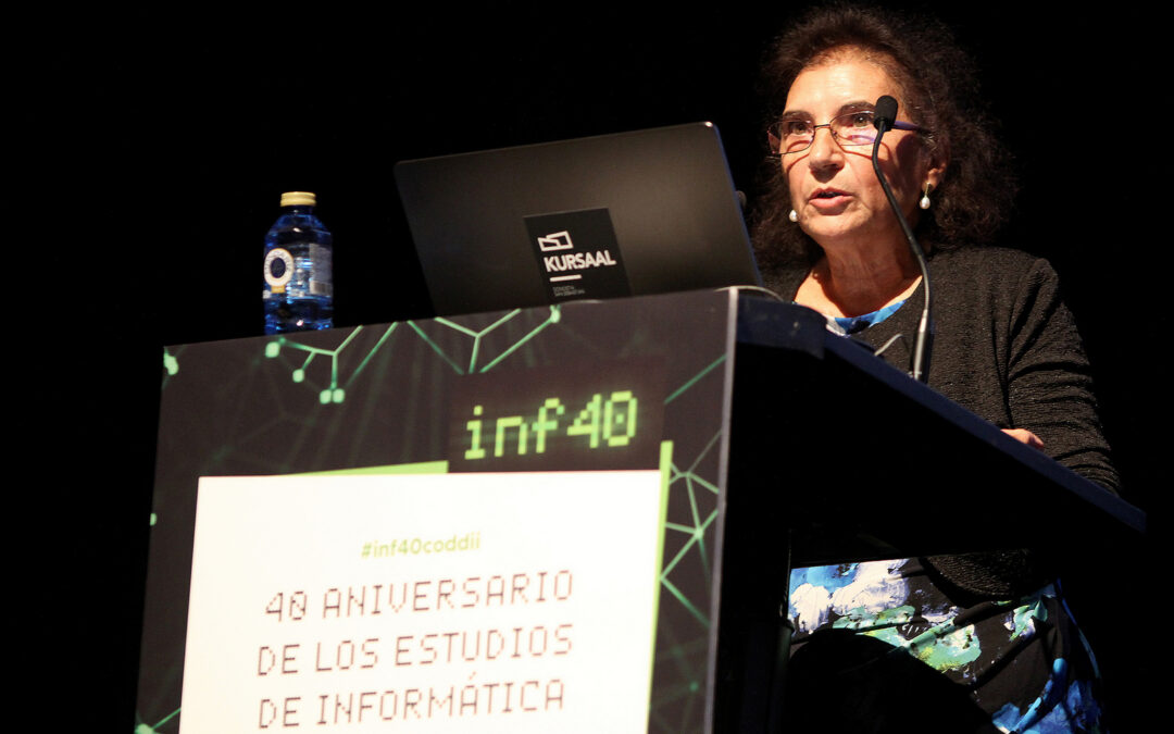 40 años de enseñanza universitaria de la Informática, un relato en 35 instantáneas #inf40