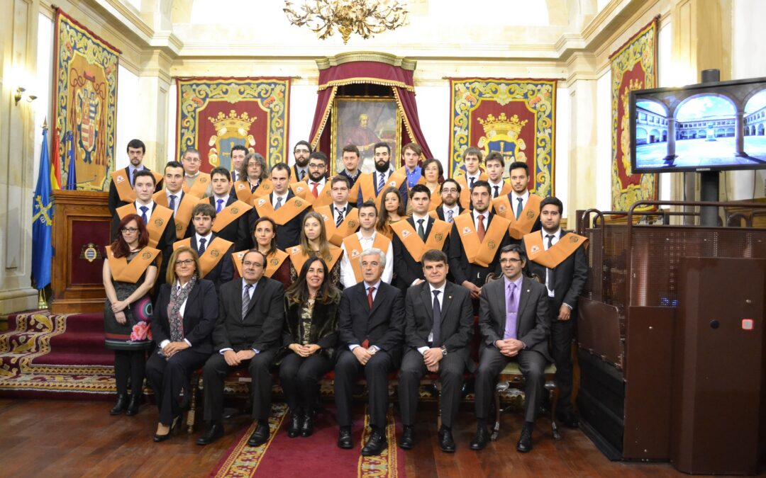 Informática Oviedo distingue a sus mejores alumnos en la despedida a 97 egresados