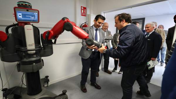 El alcalde de Granada destaca el conocimiento universitario como generador de empleo de calidad