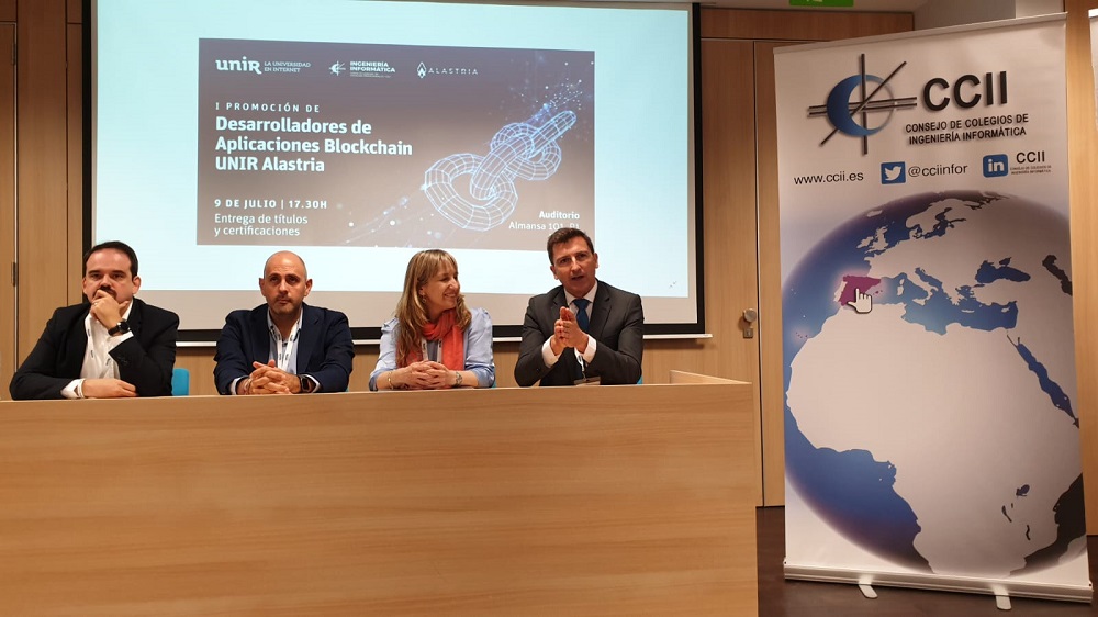 Entrega de acreditaciones a la primera promoción de Certificaciones CCII de Desarrollador/a Blockchain Alastria