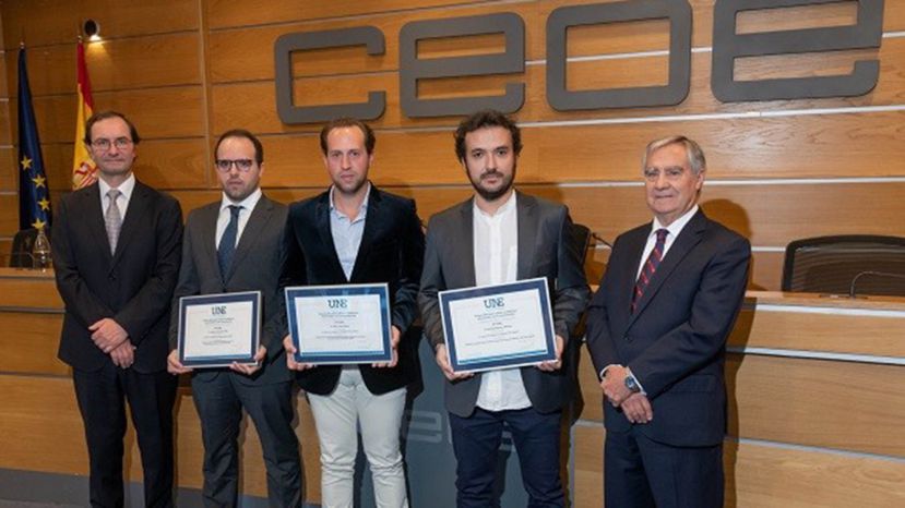 Premio nacional de UNE para un estudiante de Informática en Albacete