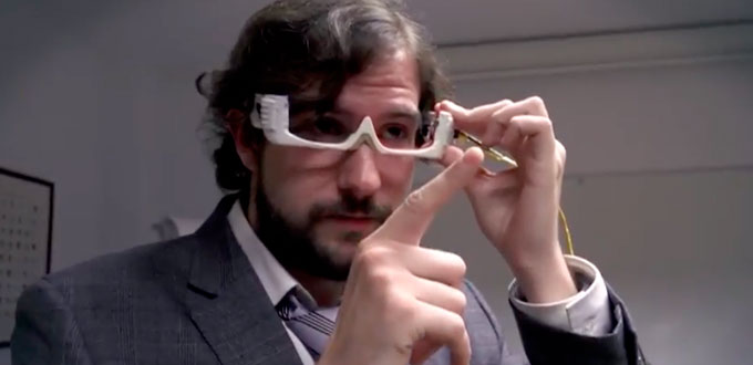 Un estudiante de informática de la Universidad Complutense crea unas gafas que ayudan al diagnóstico de patologías oculares
