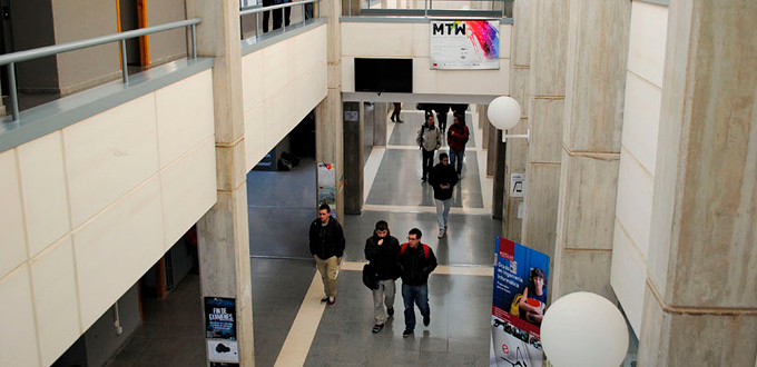 La Escuela Superior de Ingeniería Informática de la Universidad de Castilla-La Mancha en Albacete enseña a programar Scratch desde casa a estudiantes de Secundaria
