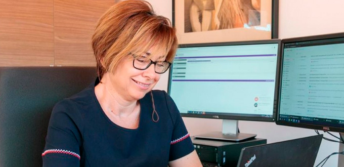 Entrevista de Público a Rosa María Aguilar, doctora en informática, catedrática de ingeniería de sistemas y rectora de La Laguna