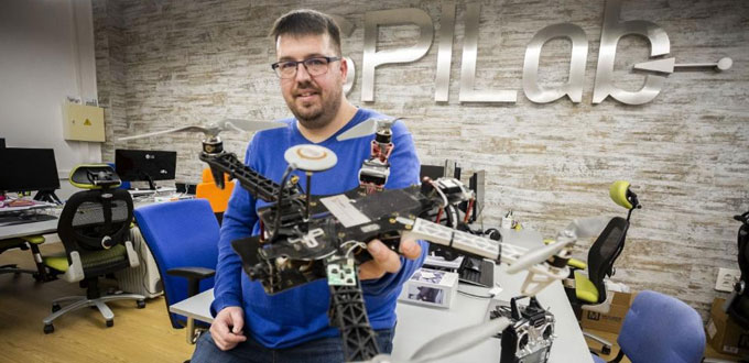 El dron inteligente del ingeniero informático Enrique Morel recibe el premio nacional a la mejor tesis doctoral de 2020 que otorga SISTEDES