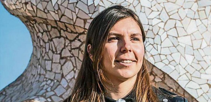 Ana Bach, ingeniera informática y dibujante trabaja en la multinacional estadounidense Scopely