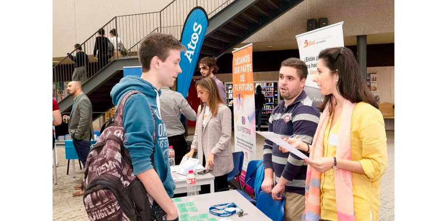 Hasta 17 empresas participan en la quinta edición de Conecta2 organizado por la Escuela de Ingeniería Informática de Segovia