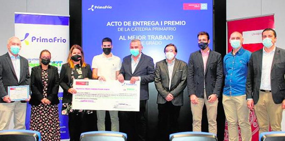 El TFG de un alumno de Ingeniería Informática para mejorar baterías de vehículos gana el premio de la Cátedra Primafrio de la UMU