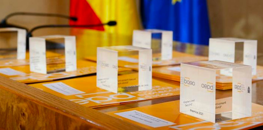 Laia Auset, estudiante del grado en Ingeniería Informática de la Universitat Pompeu Fabra, galardonada con el «Premio de Protecció de Datos 2021» de la Agencia Española de Protección de Datos