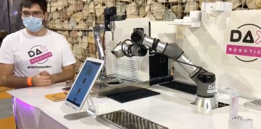 Ingeniero informático e ingeniero mecánico presentan en Málaga un bar robótico