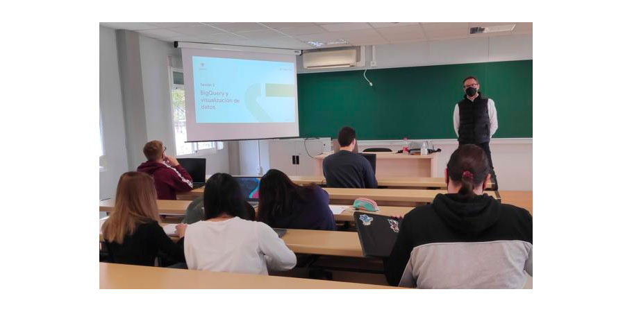 AI Lab Granada forma a la comunidad universitaria de la UGR en tecnologías en la nube de Google