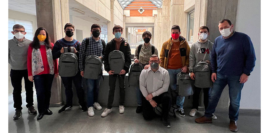 Estudiantes de la Escuela Superior de Ingeniería Informática de Albacete participan en el concurso de programación de HP