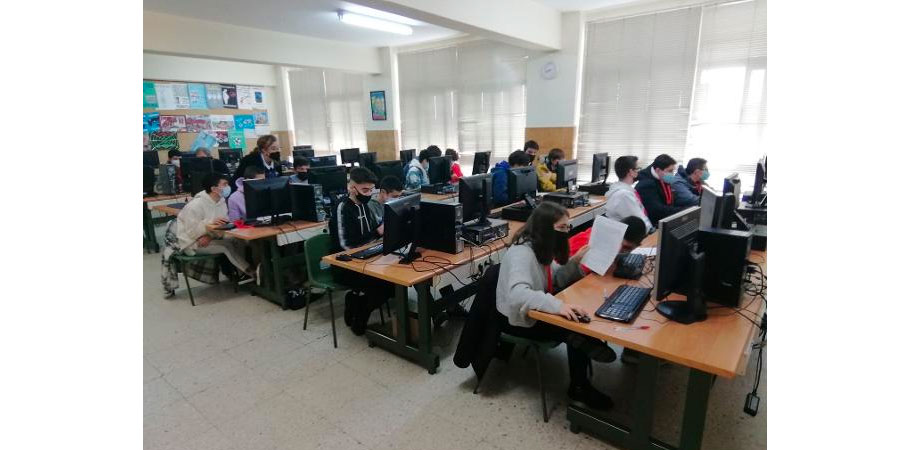 120 alumnos de ESO, FP y Bachillerato muestran su creatividad y destreza con la programación en la Olimpiada de Ingeniería Informática de Asturias
