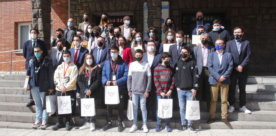 Las chicas mandan en la Olimpiada de Informática de Asturias, con 120 alumnos