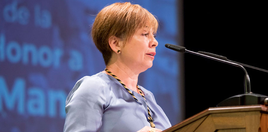 La rectora de la ULL, la ingeniera informática Rosa Aguilar, Medalla de Oro de Canarias
