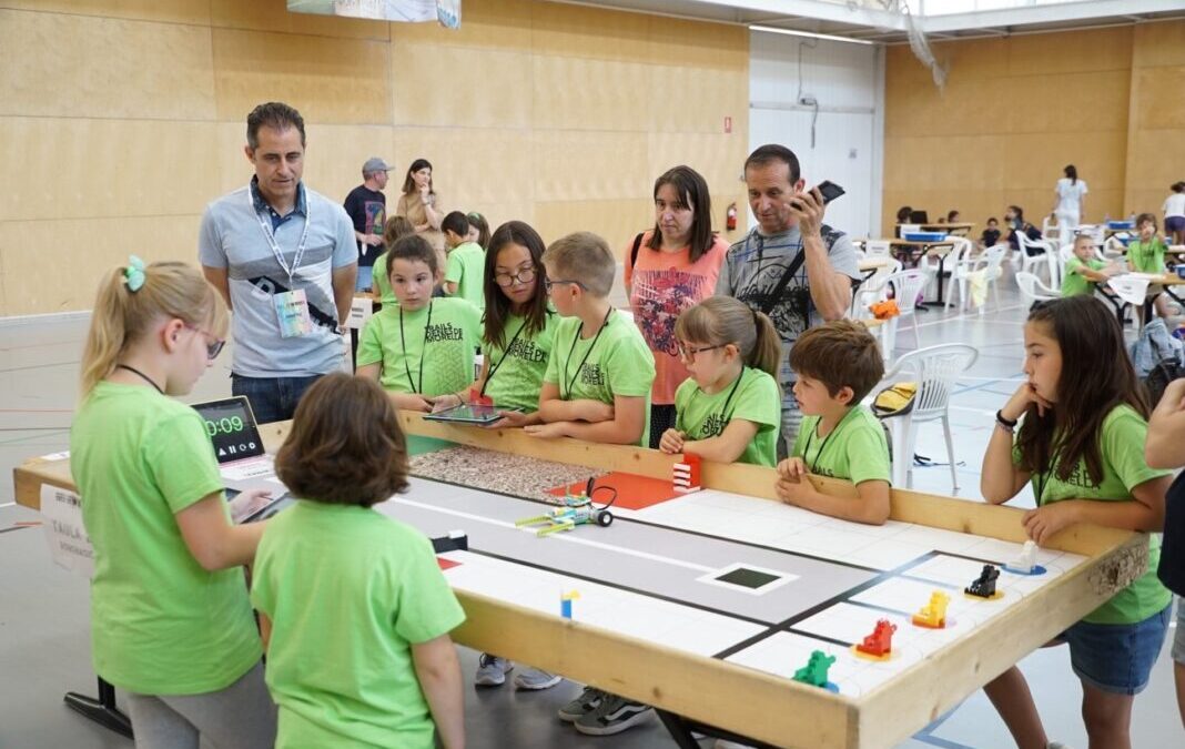 35 equipos valencianos participan en las olimpiadas de los robots en la UJI