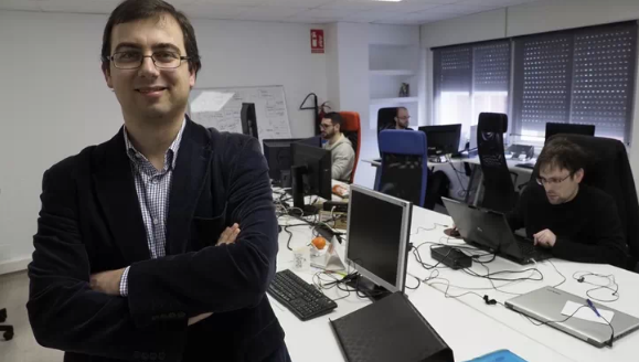 Guillermo López Taboada, un informático emprendedor y multipremiado, «o catedrático máis novo da UDC»
