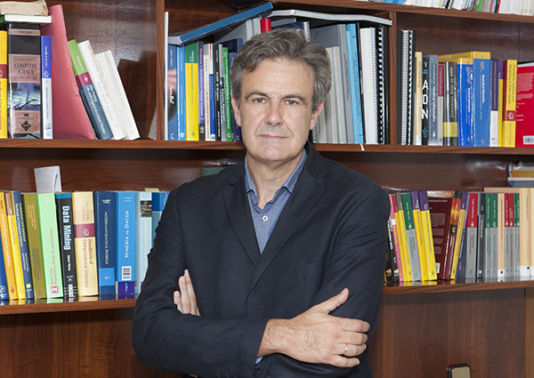 Pedro Larrañaga, nuevo miembro de la Academia de las Ciencias, las Letras y las Artes del País Vasco