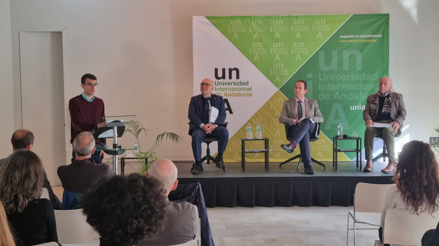 El doctor Antonio Parejo Matos, Premio UNIA-Digital por su tesis en redes eléctricas inteligentes