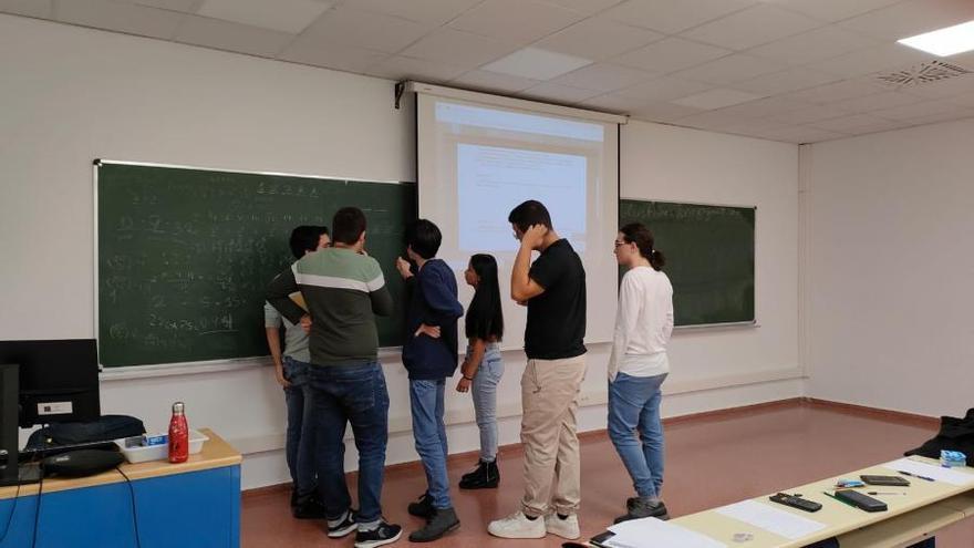 Estudiantes del doble grado en Ingeniería Informática y Matemáticas de la USC compiten en una liga con treinta universidades