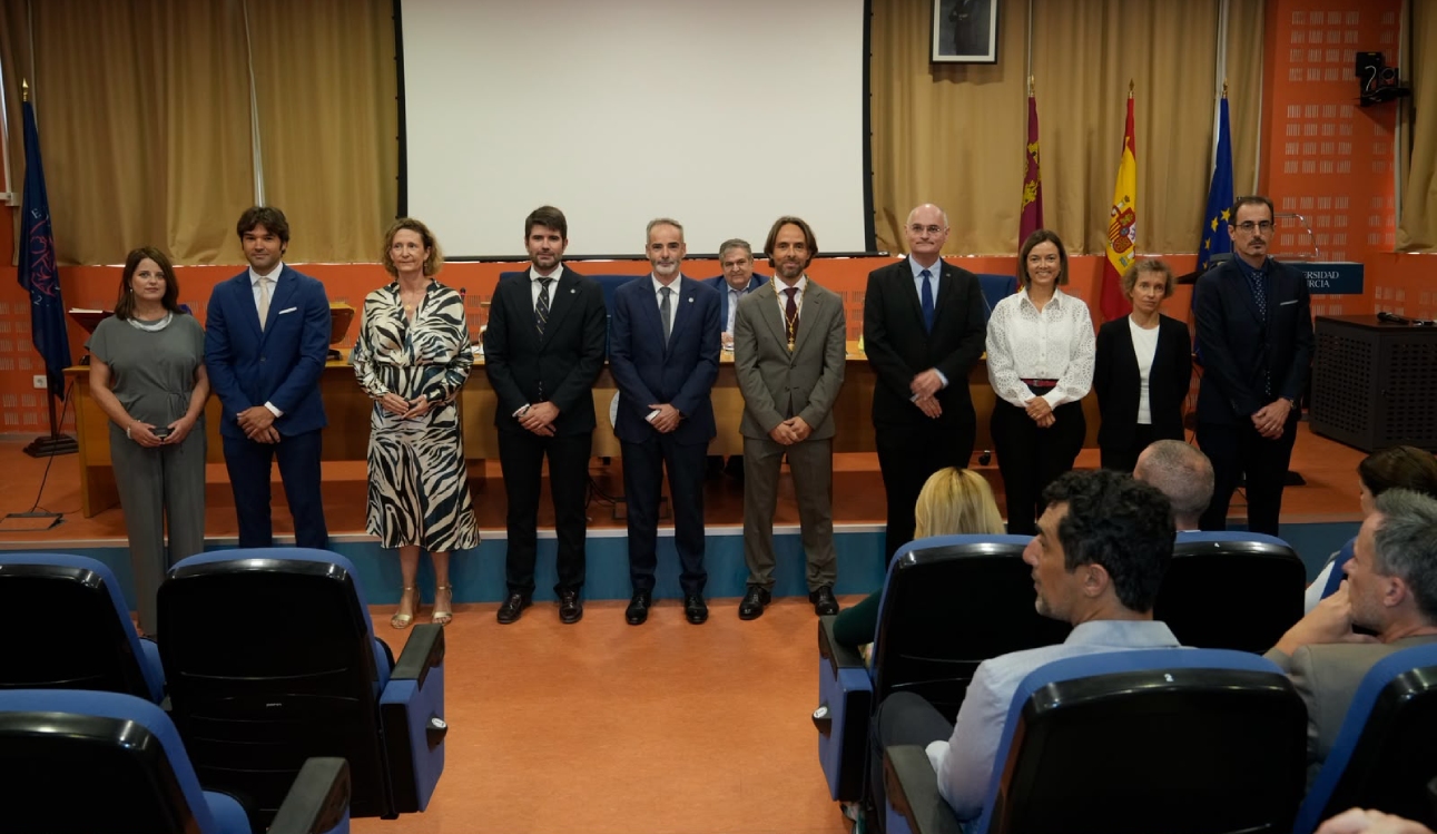 Óscar Cánovas toma posesión como decano de la Facultad de Informática de la Universidad de Murcia