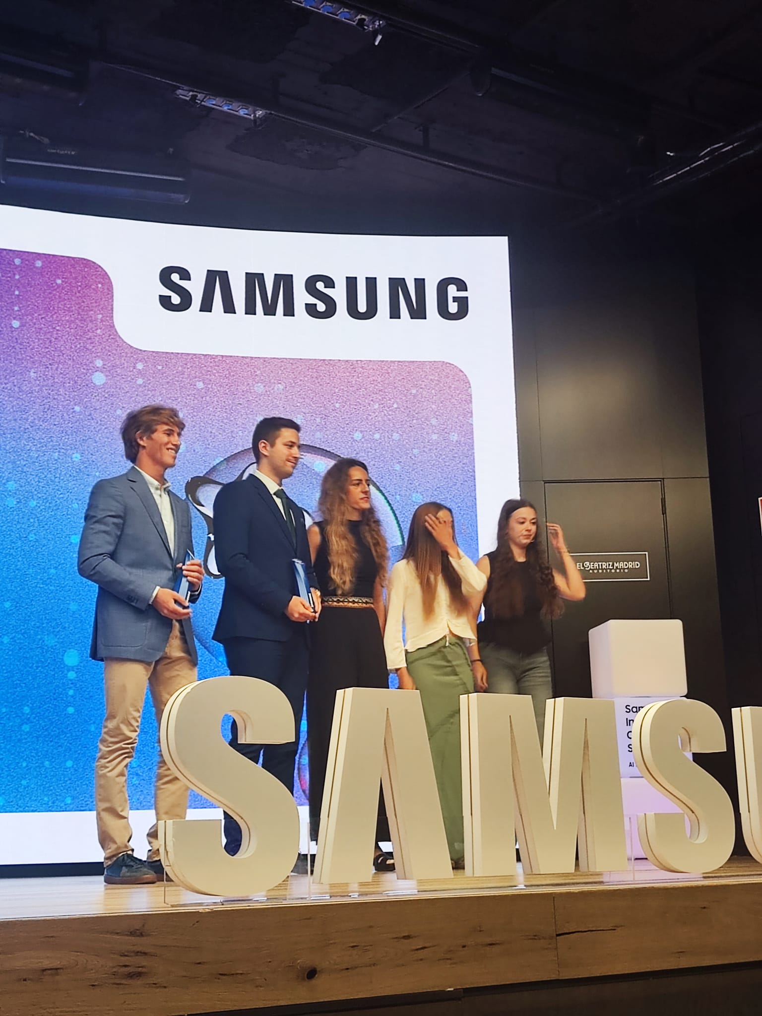 Dos estudiantes de la UPV ganan los II Premios Nacionales de Inteligencia Artificial de Samsung