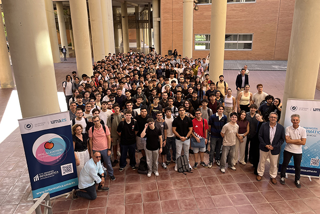 Más de 300 estudiantes de informática de la Universidad de Málaga trabajan sobre problemas planteados por empresas punteras de la provincia